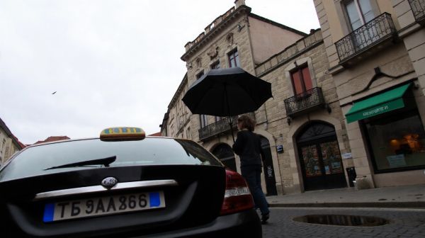 Discover Lyon's Convenient Taxi Services from the Airport